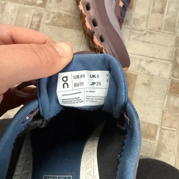 On Cloudvista Waterproof Trail Running Shoe Zinc/Grape - women’s size 8 - Picture 6 of 6